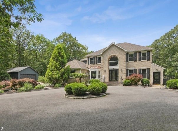 14 Indian Run Rd, Washington Twp., NJ 07853-3403