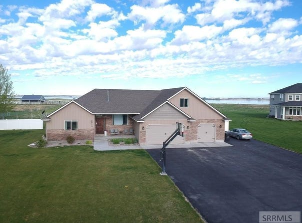 2513 South Bay Place, American Falls, ID 83211