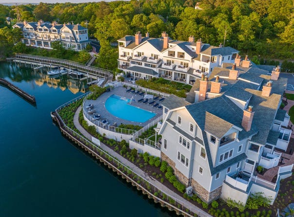 3 Old Boathouse Lane South, Hampton Bays, NY 11946
