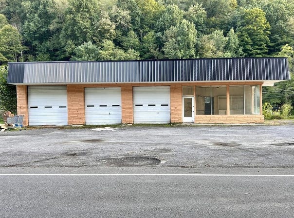 2728 Indian Creek Road, Cedar Bluff, VA 24609