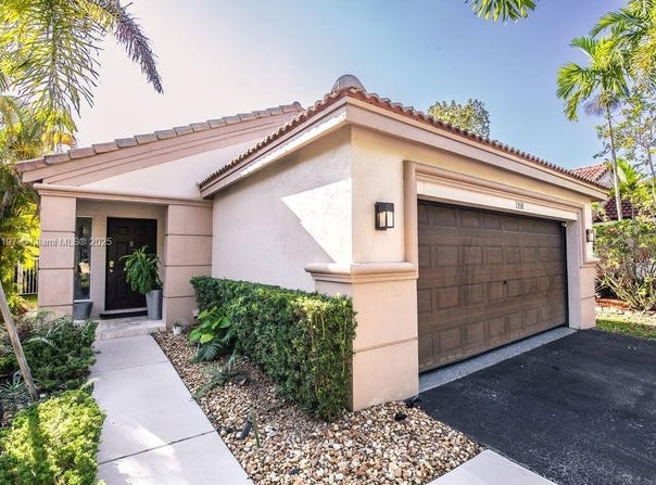 1558 Sunset Way, Weston, FL 33327