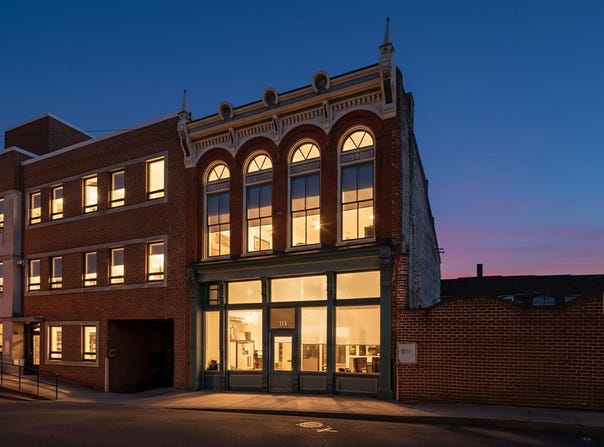 111 S AUGUSTA ST, STAUNTON, VA 24401