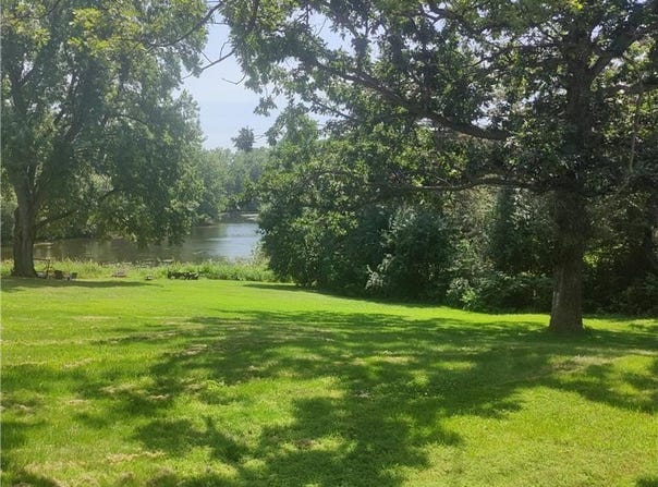 2220 James Court, Eagan, MN 55122