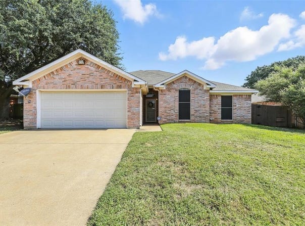 4024 Cypress Gardens Drive, Fort Worth, TX 76123