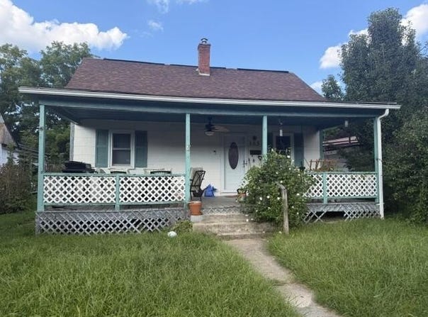 385 Mountain Ave, White Sulphur Springs, WV 24986