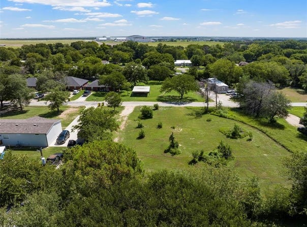 1604 Travis Street, Bellmead, TX 76705