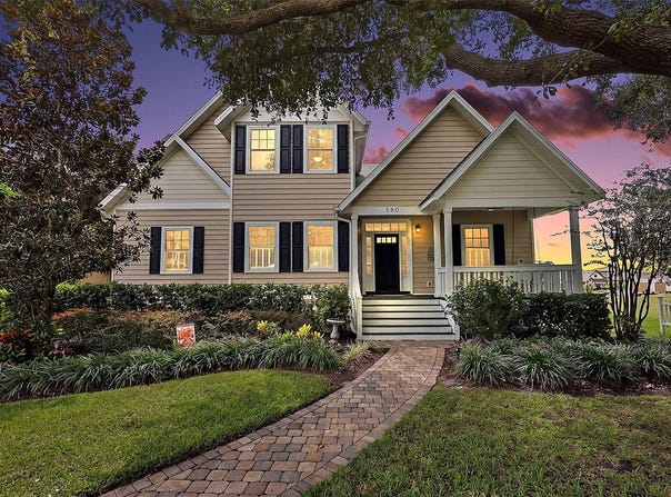 580 W 10TH Avenue, MOUNT DORA, FL 32757