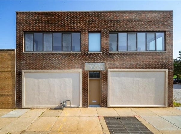 808 E 10th Street, Kansas City, MO 64106