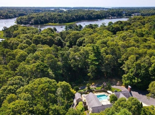 139 Prince Avenue, Marstons Mills, MA 02648