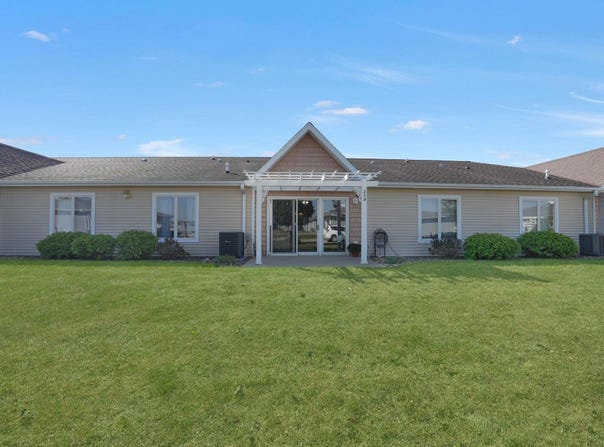 4305 Autumn Ridge Road, Cedar Falls, IA 50613
