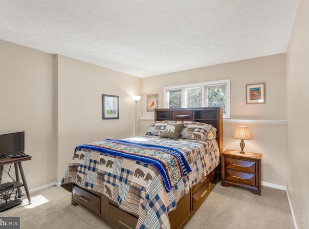 752 LAURELWOOD, ROSELAND, VA 22967
