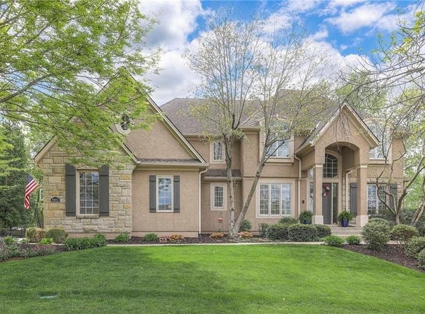 9915 W 145th Court, Overland Park, KS 66221