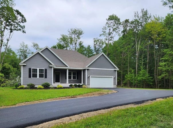 35 Reed Road, Sandown, NH 03873