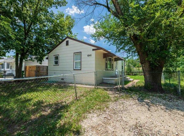 1841 S Laura Ave, Wichita, KS 67211