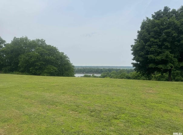 3937 Musholt Strasse Lane, Quincy, IL 62305