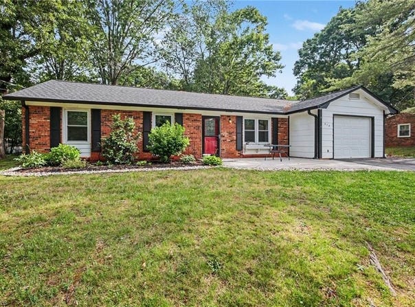 314 Mountainbrook Drive, King, NC 27021