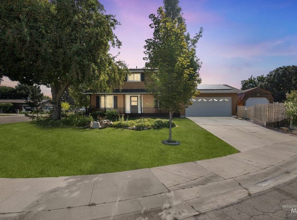 1926 N Blossom Pl, Meridian, ID 83646