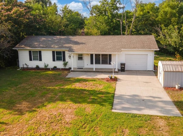 195 Newton Lane, Goreville, IL 62939