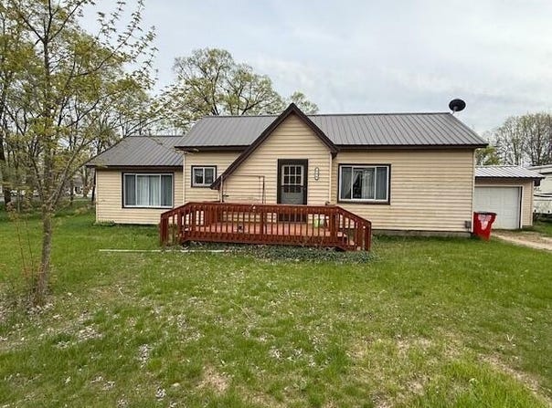 400 E MICHIGAN AVENUE, HESPERIA, MI 49421