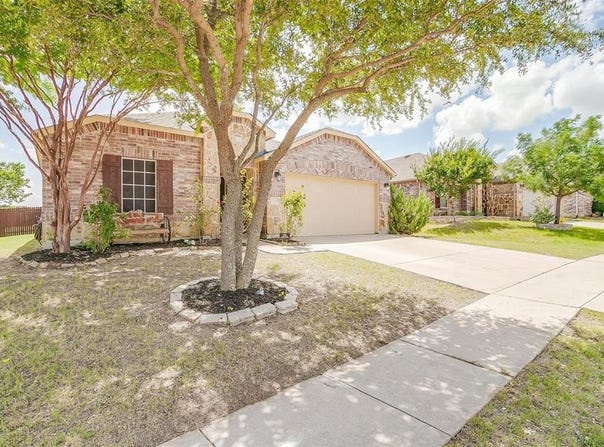 1139 Foxglove Lane, Burleson, TX 76028