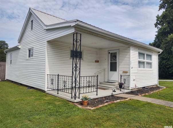 601 S STATE Street, Christopher, IL 62822