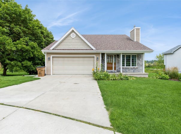 1260 S 4th Street, Carlisle, IA 50047