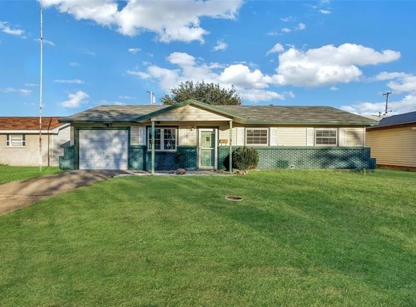 1048 Elk Street, Altus, OK 73521