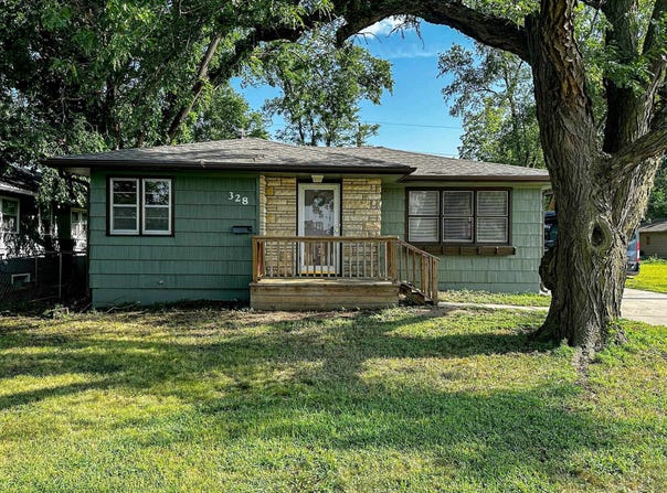 328 E Bond St, Salina, KS 67401