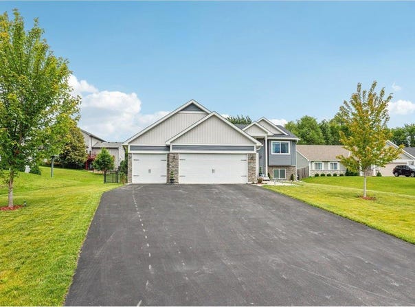 332 4th Avenue NE, Lonsdale, MN 55046