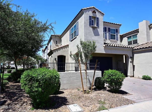 202 E MARKWOOD Drive, Chandler, AZ 85286