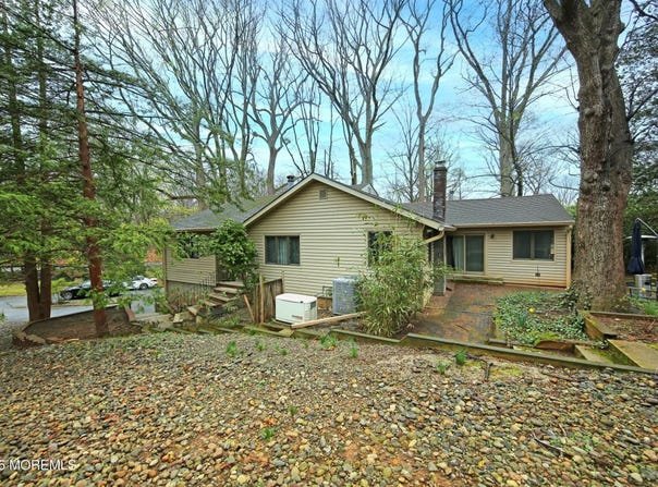 222 Red Hill Road, Middletown, NJ 07748