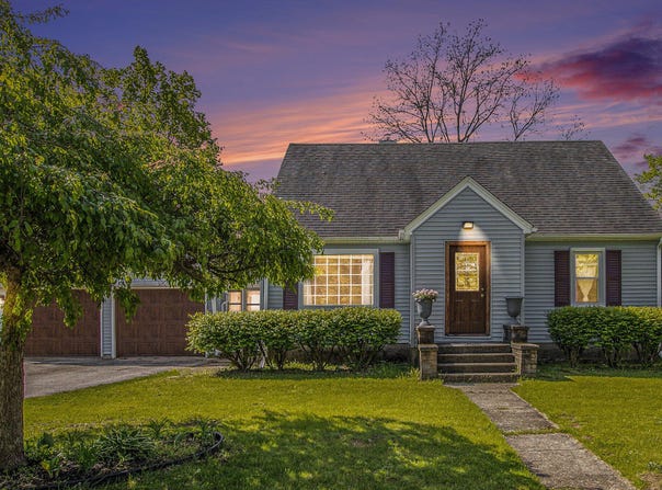 606 E 2nd Street, Lawton, MI 49065