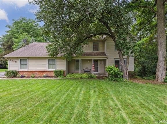 7740 Athlone Drive, Brighton, MI 48116
