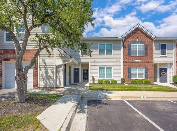 11616 Tomahawk Creek Parkway, Leawood, KS 66211