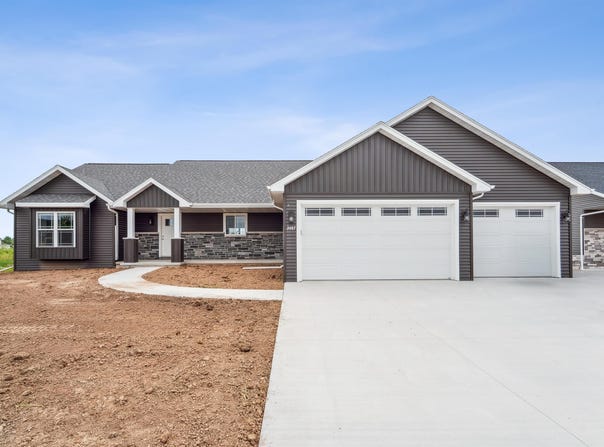 3487 E RUBYRED Drive, APPLETON, WI 54913