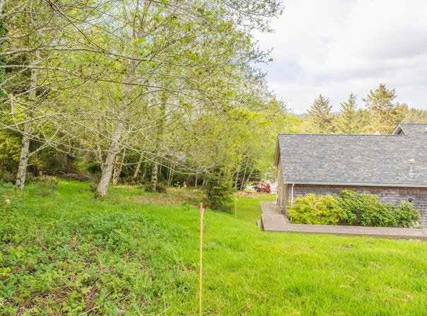 2400 NE 55th, Lincoln City, OR 97367