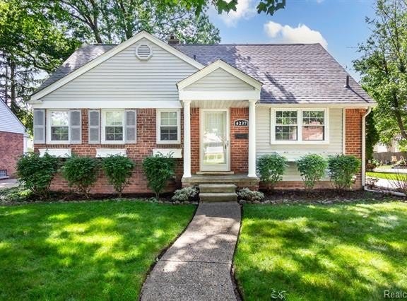 4237 Wakefield Road, Berkley, MI 48072