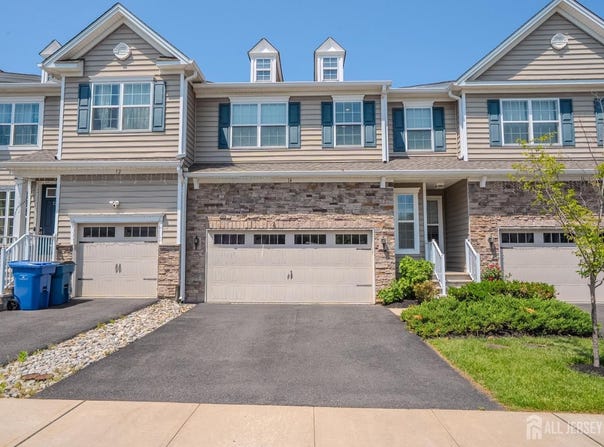 14 Jasmine Drive, Monroe, NJ 08831