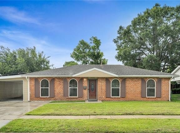 2920 SURFWOOD Drive, Gretna, LA 70056