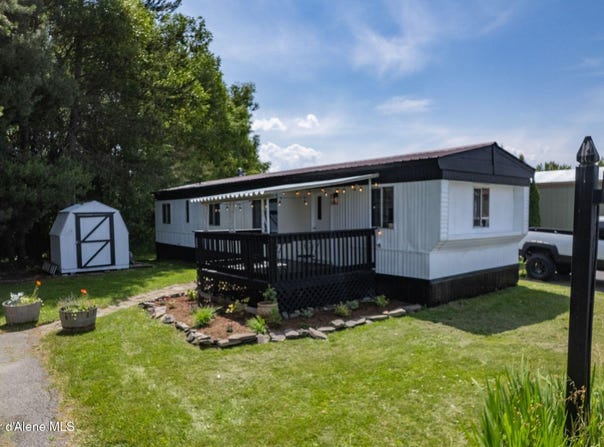1100 Kootenai Cutoff Rd, Ponderay, ID 83852