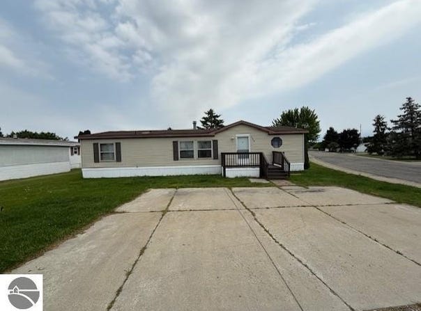7372 Clans Street, Alma, MI 48801