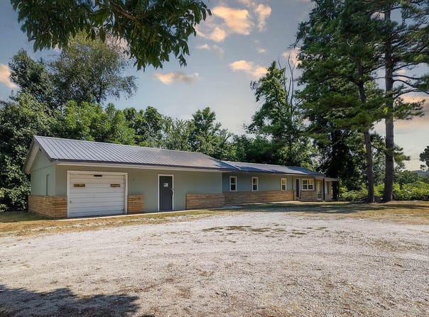 200 South 2nd Street, Mammoth Spring, AR 72554