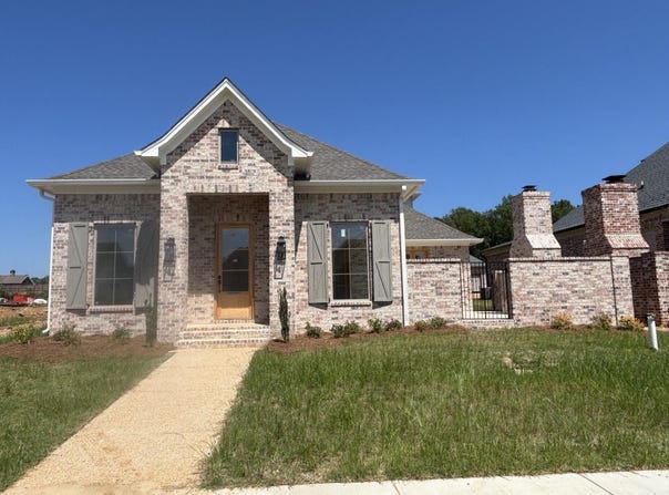 104 SOMERSETT Road, Starkville, MS 39759