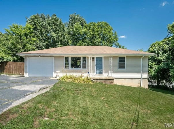 2390 Glenn Drive, Arnold, MO 63010