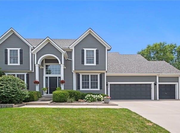 16815 W 161st Terrace, Olathe, KS 66062