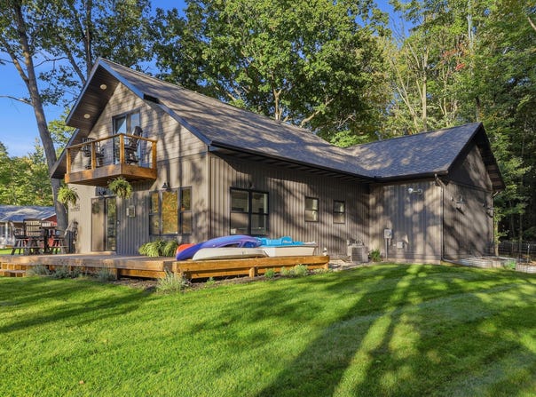 6854 Clubhouse Drive E, Canadian Lakes, MI 49346