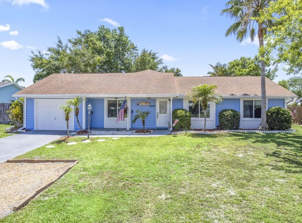 2003 NE Aloe Calle, Jensen Beach, FL 34957