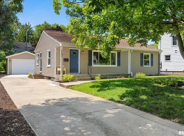 712 W NORTHCREST Avenue, Peoria, IL 61614