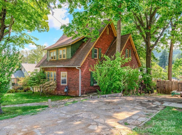 69 Austin Avenue, Asheville, NC 28801
