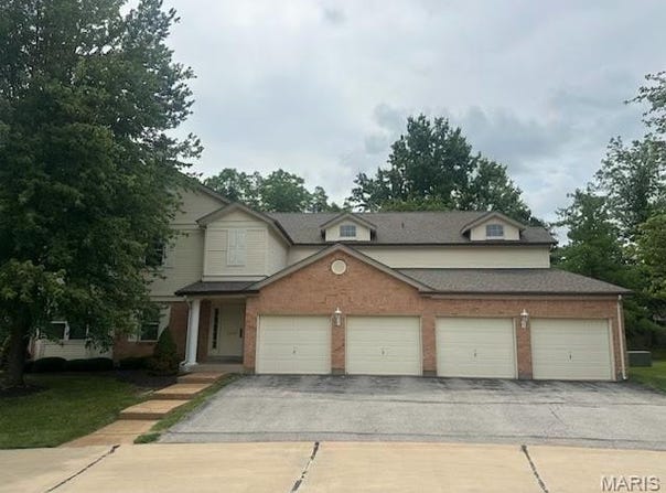 10900 Village Grove Drive, Unincorporated, MO 63123